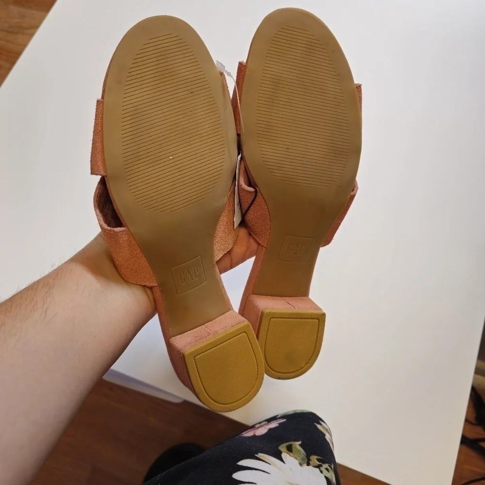 Criss-Cross Block Heel Mules - Picture 10 of 11